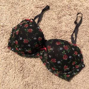 Betsey Johnson Black Rose Demi Bra sz 32D